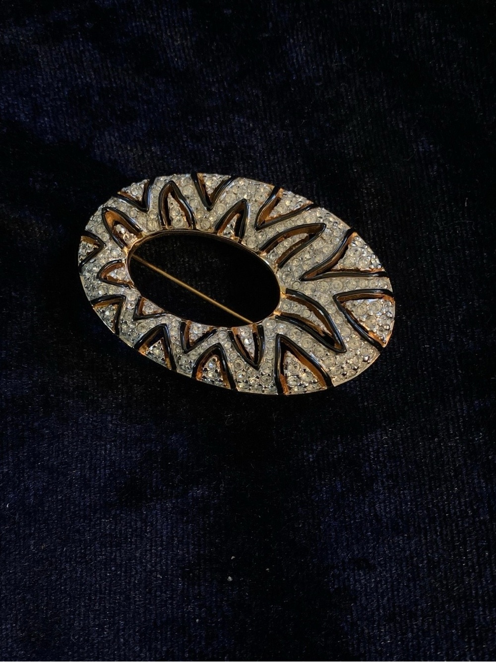 Must Go‼️ Swarovski Gold-Tone Oval Sunburst Brooch with Clear Crystals